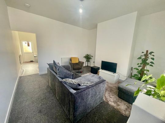 Ainsworth Road, Radcliffe - Photo 1