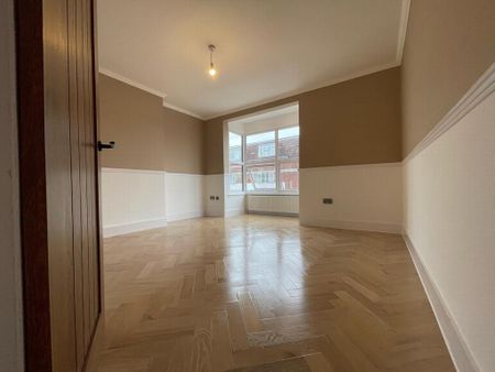 3 bedroom end of terrace house to rent - Photo 2