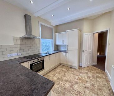 2 bedroom maisonette to rent - Photo 5