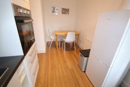 2 bedroom property to rent - Photo 4