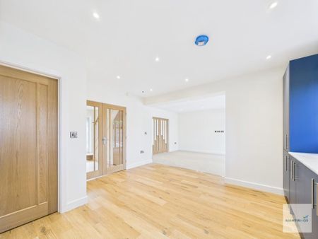 5 bedroom detached house to rent - Photo 2