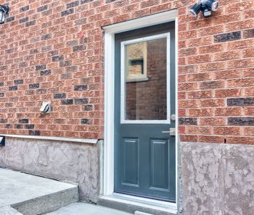 For Lease - 162 Longhouse Street, Vaughan, Ontario - Photo 2