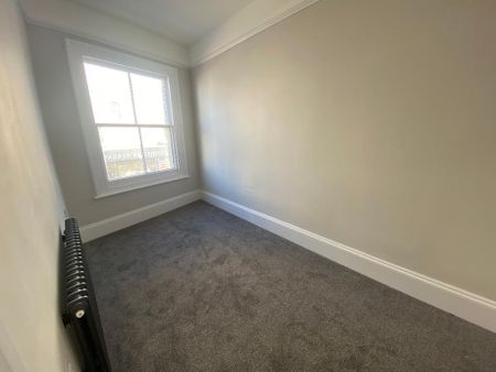 3 Bedroom Flat To Rent - Photo 3