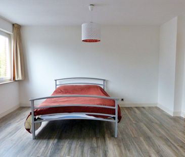 Volledig gerenoveerde woning met 4 slpk. en tuin in Hasselt - Photo 6