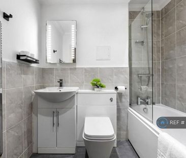1 bedroom in a house share to rent - Photo 2