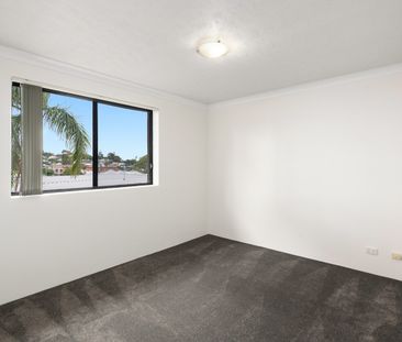 Elevated Outlooks in the Heart of New Farm! - Photo 2