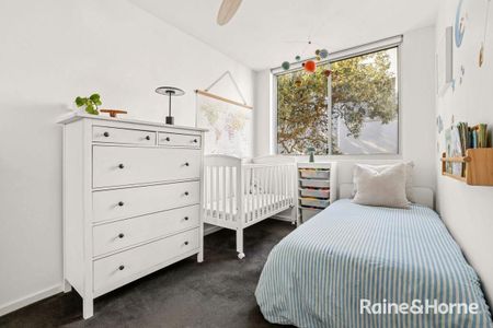 Designer Coastal Living with Iconic City & Harbour Views - Photo 4