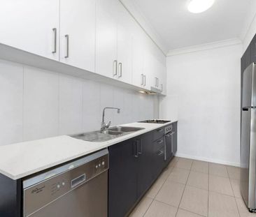 IN THE HEART OF STAFFORD ! - Photo 1