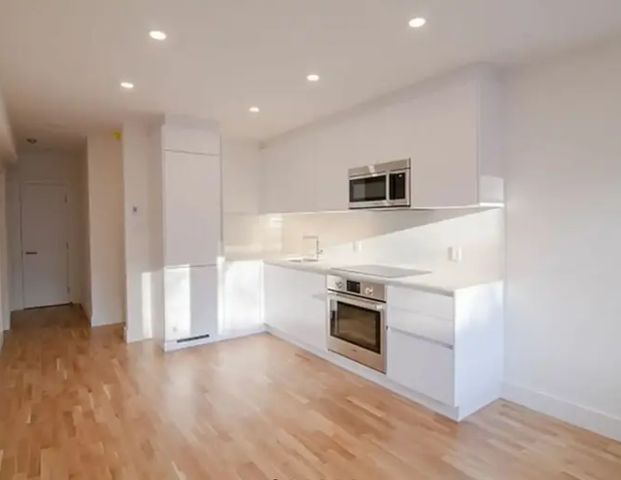 4390 Grand Boulevard | 4390 Grand Boulevard, Montreal - Photo 1