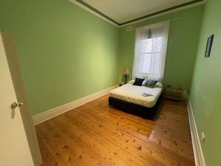 FANTASTIC FOUR BEDROOM HOUSE. - Photo 3