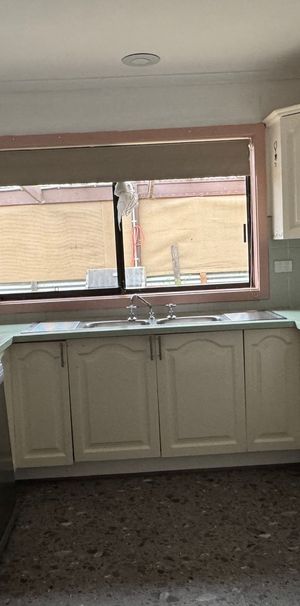 Four Bedrooms on Glenview - Photo 1