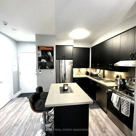 Burnhamthorpe Rd W & Duke of York Blvd Open Concept 1Bdrm +Den - Photo 1