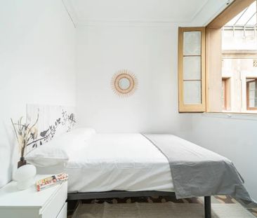 Carrer de Santa Anna, Barcelona, Catalonia 08002 - Photo 2