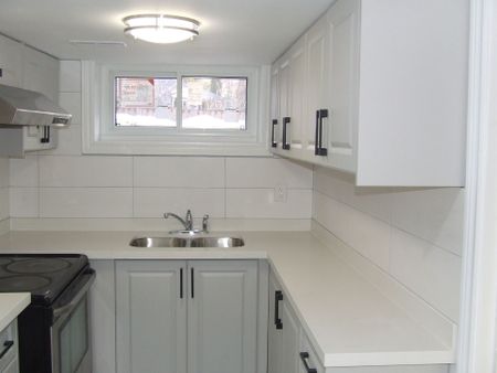 For Lease - 377 East Avenue Unit# Basement, Toronto, Ontario - Photo 2