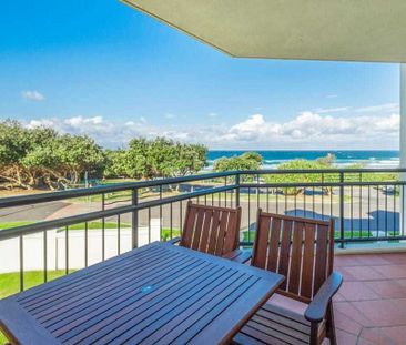 Beachfront 2-Bed Apartment with Stunning Ocean Views - Photo 4