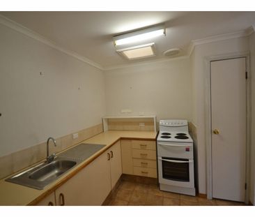 2/8 Dalton Street, Southport - Photo 6