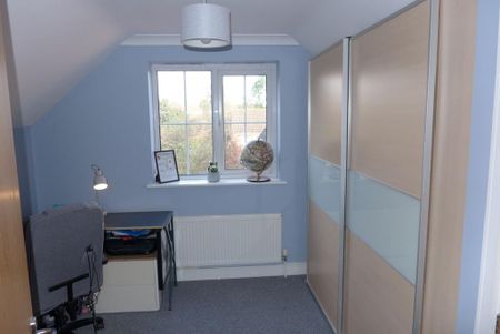 4 bedroom detached house to rent - Photo 5