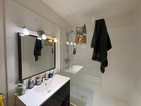 Location Appartement 4 pièces 83m² TOURS 37000 - Photo 4