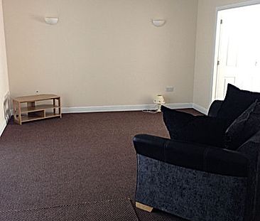 Rooms to rent in a X4 bedroom house, Ashton Under Lyme, SK15 1DU, £455.00 per person per room - Photo 2