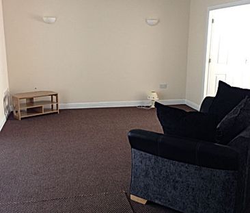 Rooms to rent in a X4 bedroom house, Ashton Under Lyme, SK15 1DU, £455.00 per person per room - Photo 3