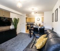 2 Bed Detached House, Seacole Gardens, SO16 - Photo 2
