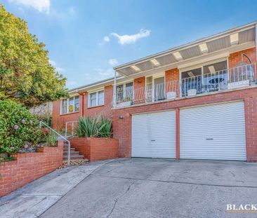 Family Abode in Weston Creek - Photo 3