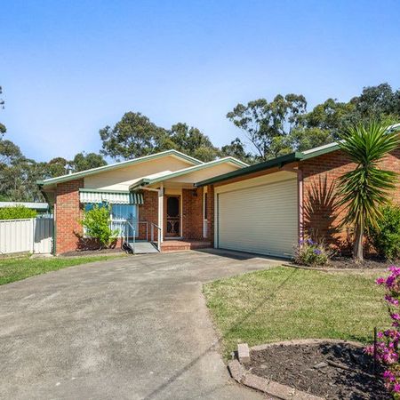 Spacious & Functional Living in Golden Square - Photo 4