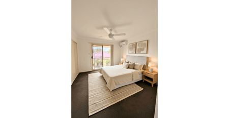 Stylish Townhouse Living with Private Courtyard - Photo 3