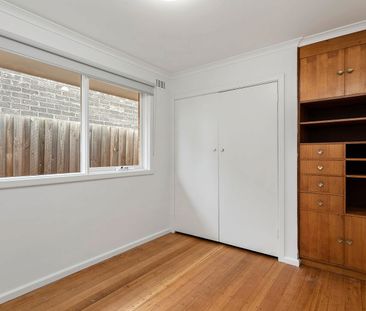4 Bedroom Home in Quiet Court - Photo 2