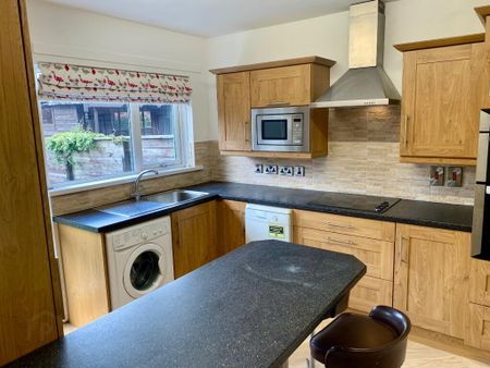 18 Carolhill Road, Glengormley, BT36 7AF - Photo 2