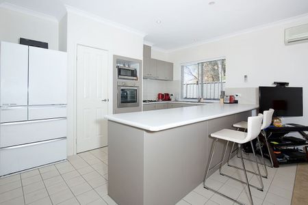 4/6 Valley Road, Halls Head, WA 6210 - Photo 4