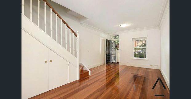 Spacious Three-Bedroom Home in a Quiet Alexandria Pocket - Photo 1