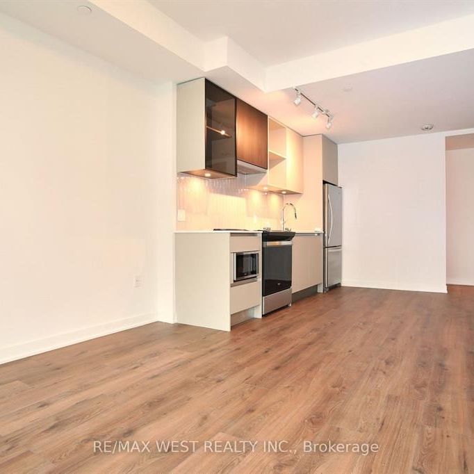 For Lease - 395 Dundas Street Unit# 822, Oakville, Ontario - Photo 1