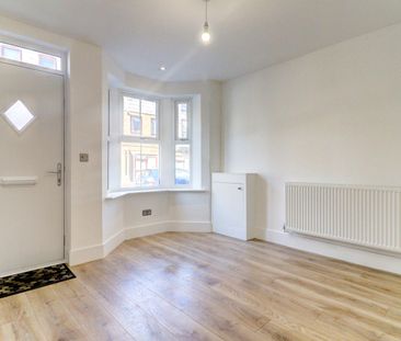 2 bedroom mid terraced house to rent - Photo 1