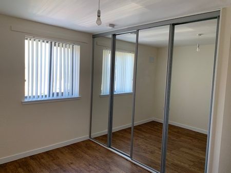 2 Bed Self Contained Flat - Photo 2