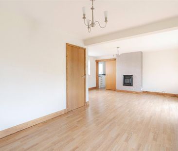 3 bedroom end of terrace house to rent - Photo 1