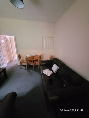 7 Elliott Road, Crookesmoor - Photo 1