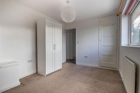 3 bedroom semi-detached house to rent - Photo 5