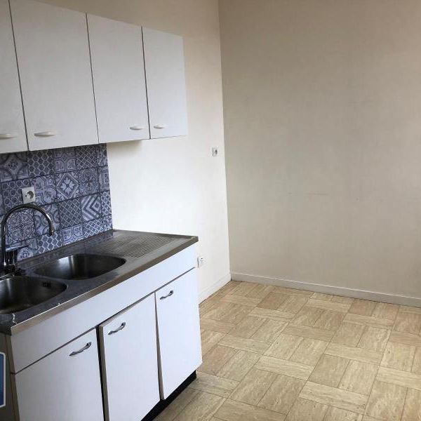 Location Appartement 2 pièces 46m² LILLE 59000 - Photo 2