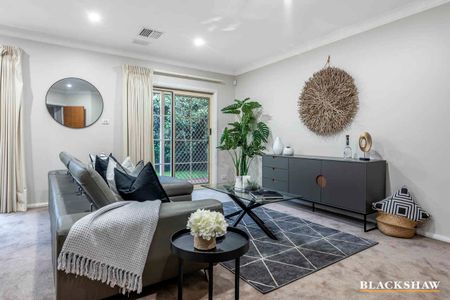 Charming Five Bedroom Family Home - Photo 5