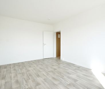 Großer Balkon / Modernes Bad / Ruhige Lage - Foto 6