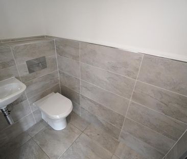 4 bedroom detached house to rent - Photo 4