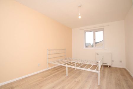 Courtlands Close, North Watford, WD24 - Photo 3