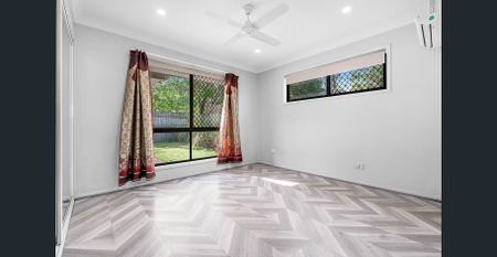 Air-Conditioned 3 Bedroom Home in a Prime Birkdale Location - Photo 3