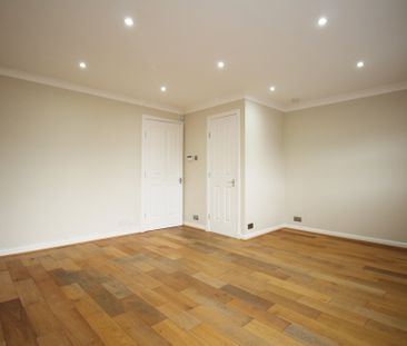 The Dell, Newton Mearns, Glasgow - Photo 1