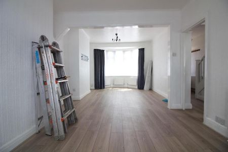 3 bedroom end of terrace house to rent - Photo 3