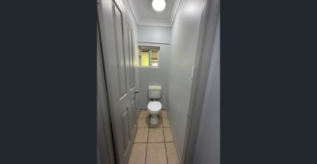 LARGE TOWNHOUSE !!! - Photo 5