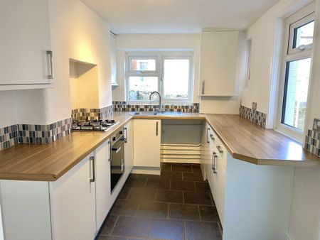 2 bedroom terraced house to rent - Photo 3