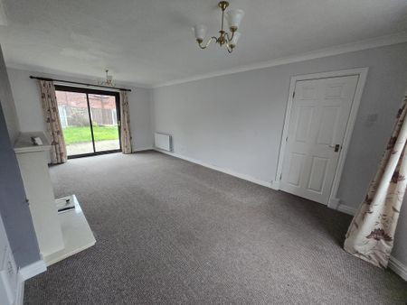4 bedroom detached house to rent - Photo 2
