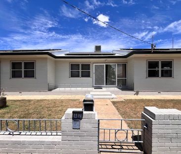 Charming 3-Bedroom House in West Tamworth - Photo 2
